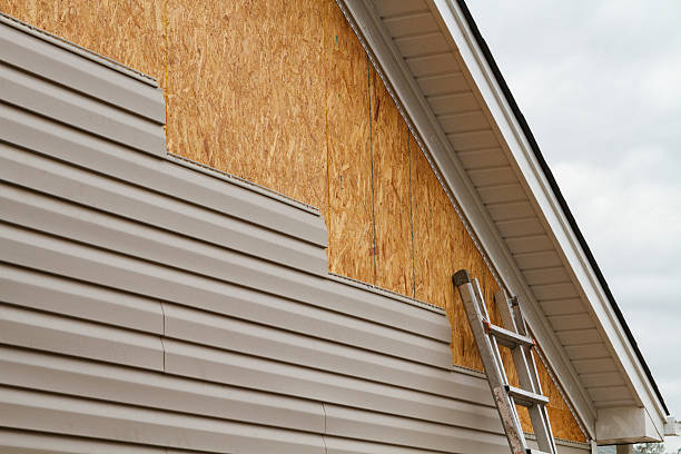 Professional Siding Inspection technician working in Gibbon Glade, PA